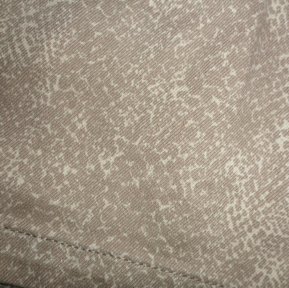 Express snakeskin print shorts - Picture 4 of 4